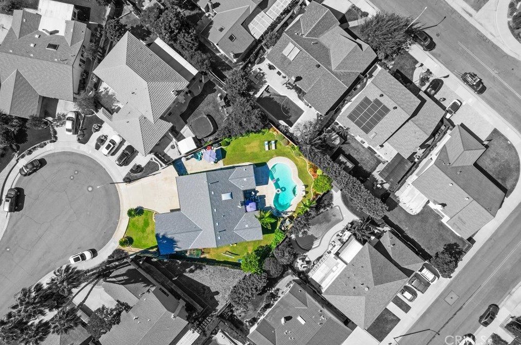 17312 Gibson Cir, Huntington Beach, CA 92647-5617