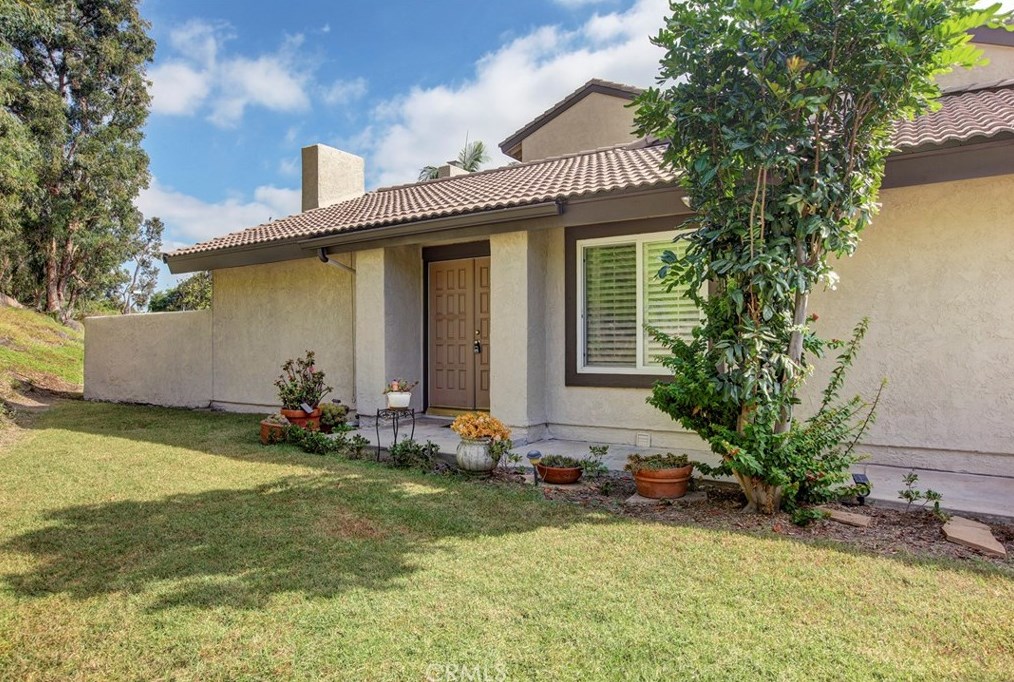 18351 Larkstone Cir, Huntington Beach, CA 92646