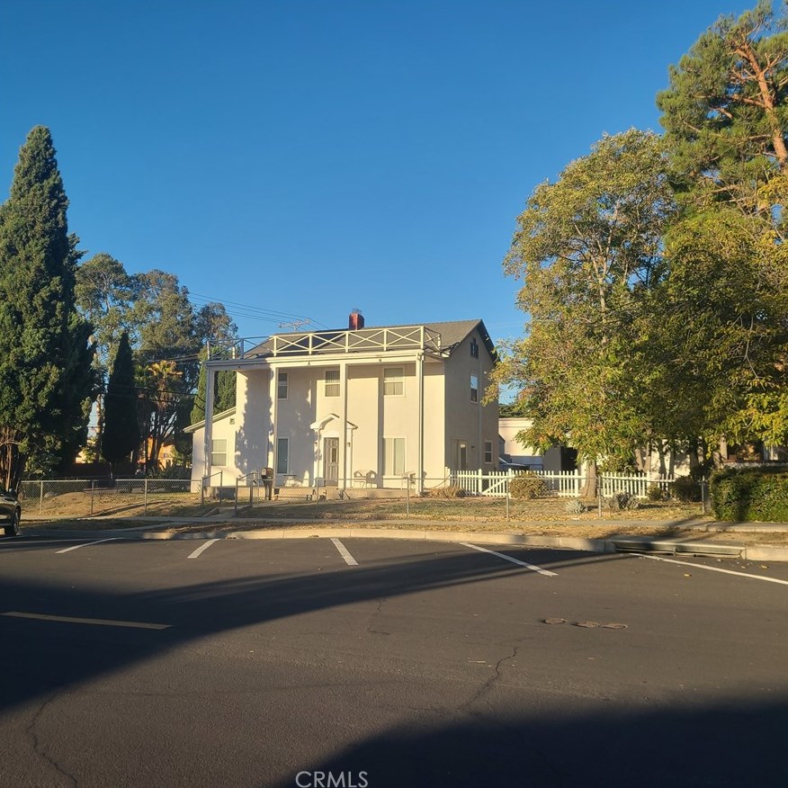 225 Murray St, Banning, CA 92220-5511