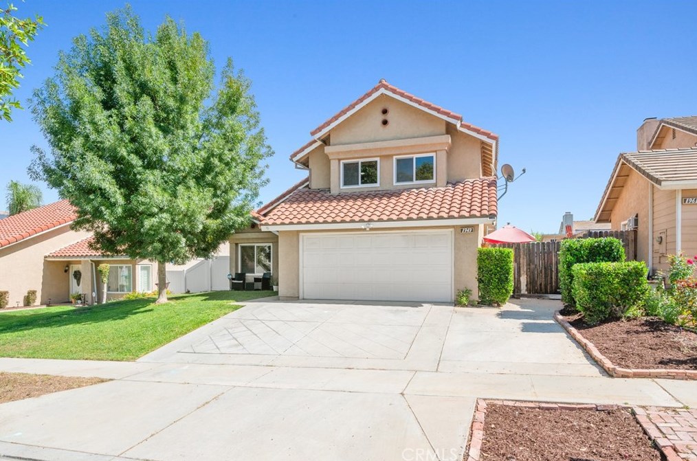 1949 Turnberry Ln, Corona, CA 92881-7453