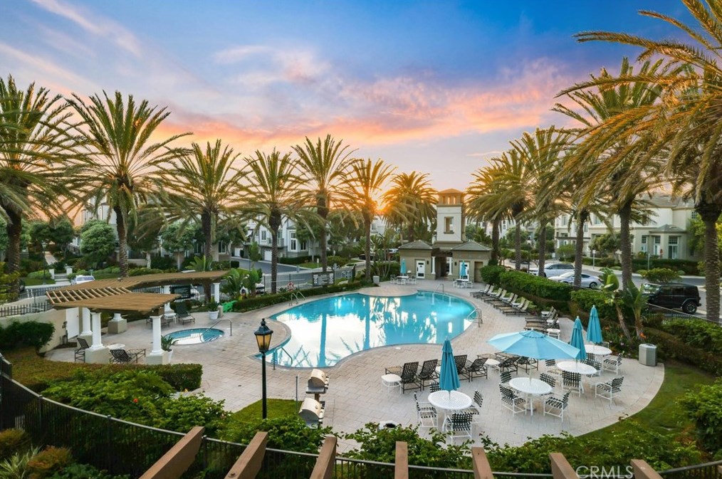 19321 Surfwave Dr, Huntington Beach, CA 92648-7502