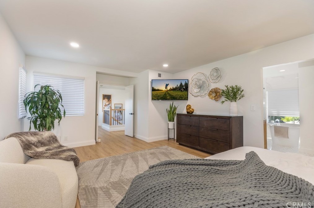 1117 Dennis Dr, Costa Mesa CA  92626-1650 exterior