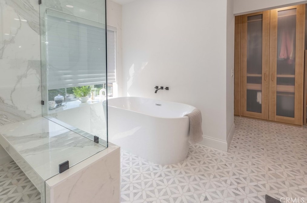 1117 Dennis Dr, Costa Mesa CA  92626-1650 exterior