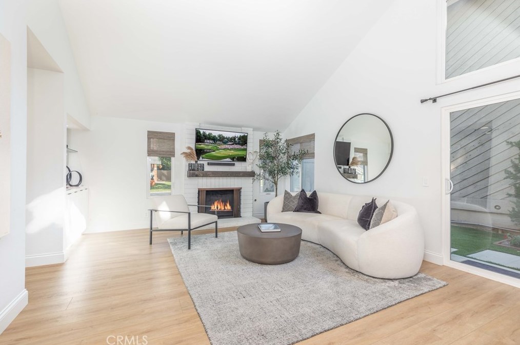 1117 Dennis Dr, Costa Mesa CA  92626-1650 exterior