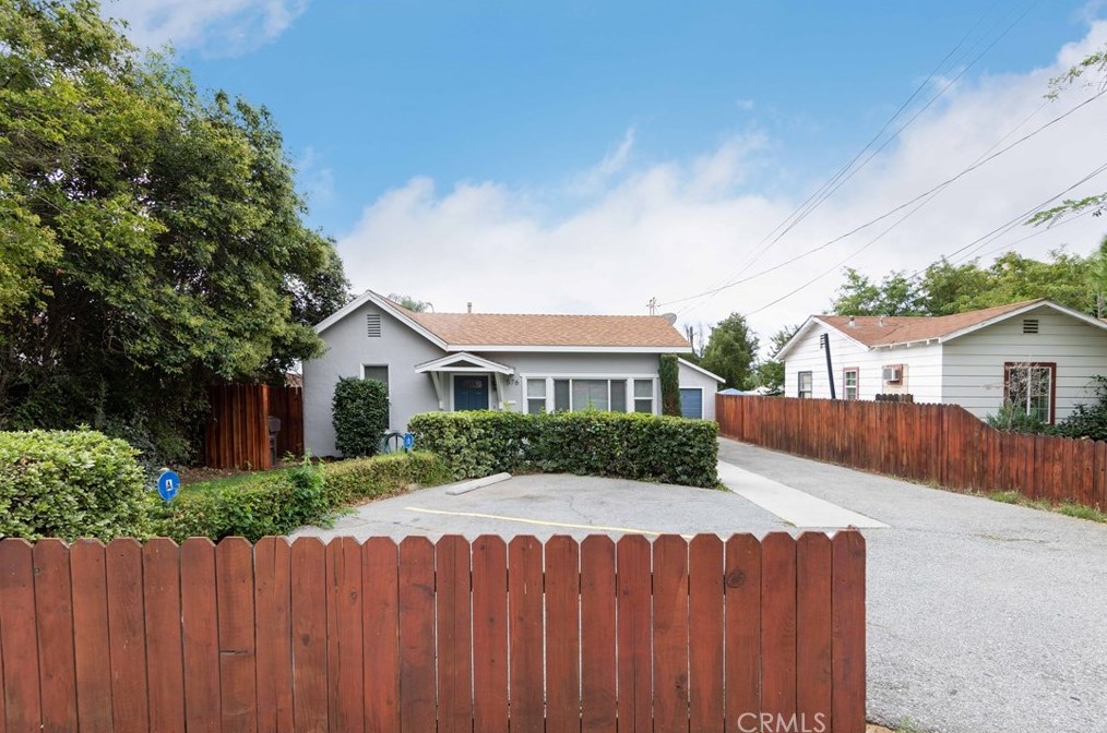 576 W Williams St, Banning, CA 92220
