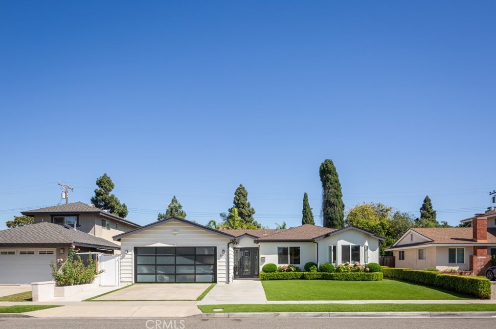 3102 Roanoke Ln, Costa Mesa, CA 92626