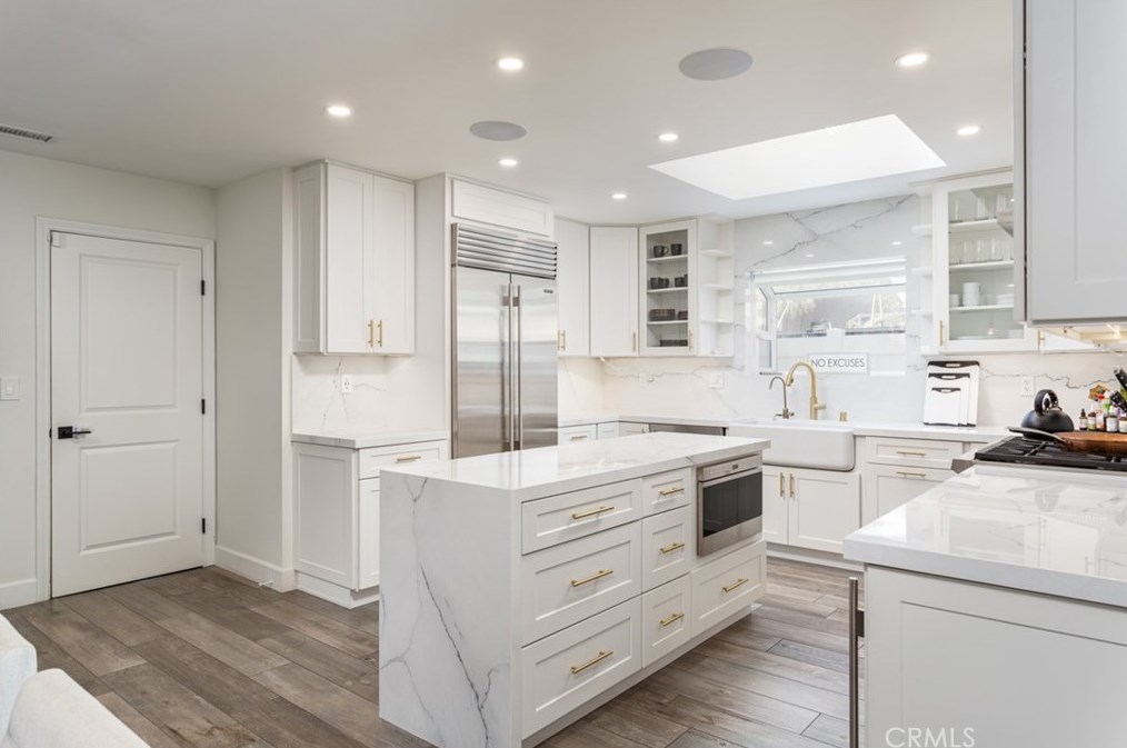 3102 Roanoke Ln, Costa Mesa CA  92626-3022 exterior