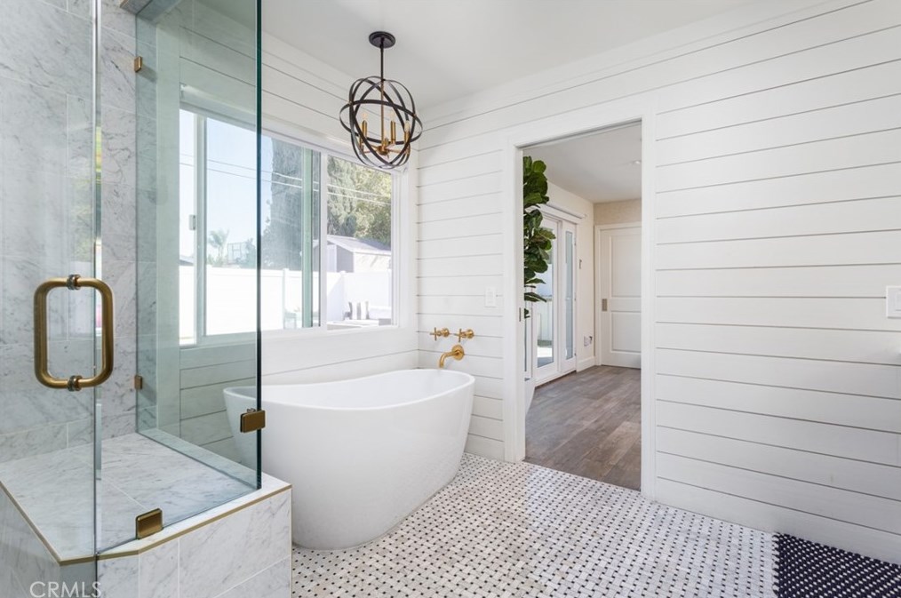 3102 Roanoke Ln, Costa Mesa CA  92626-3022 exterior