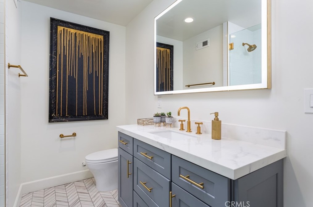 3102 Roanoke Ln, Costa Mesa CA  92626-3022 exterior