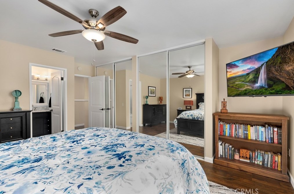 6842 Capstone Dr, Huntington Beach CA  92647-5606 exterior