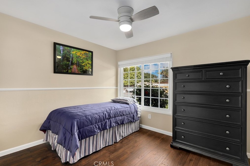 6842 Capstone Dr, Huntington Beach CA  92647-5606 exterior