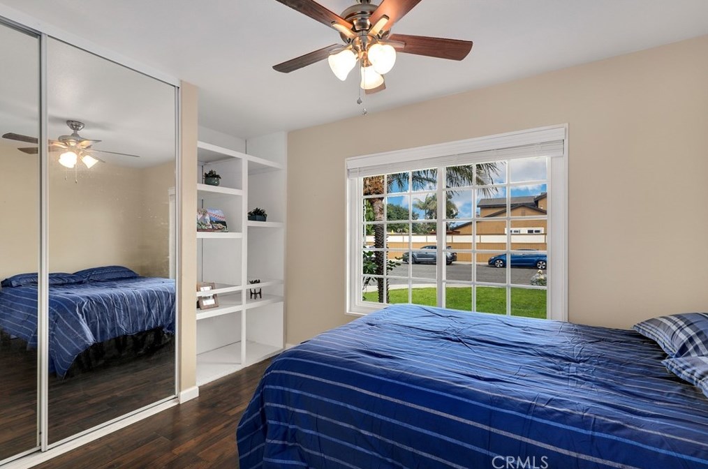 6842 Capstone Dr, Huntington Beach CA  92647-5606 exterior