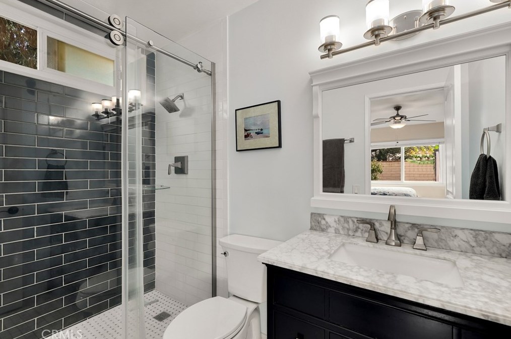6842 Capstone Dr, Huntington Beach CA  92647-5606 exterior