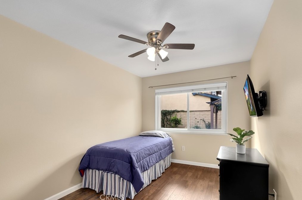6842 Capstone Dr, Huntington Beach CA  92647-5606 exterior