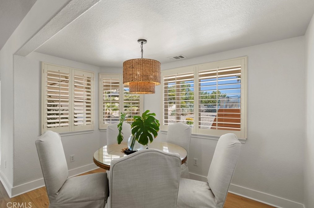 16269 Ridge View Dr, Apple Valley CA  92307-1271 exterior