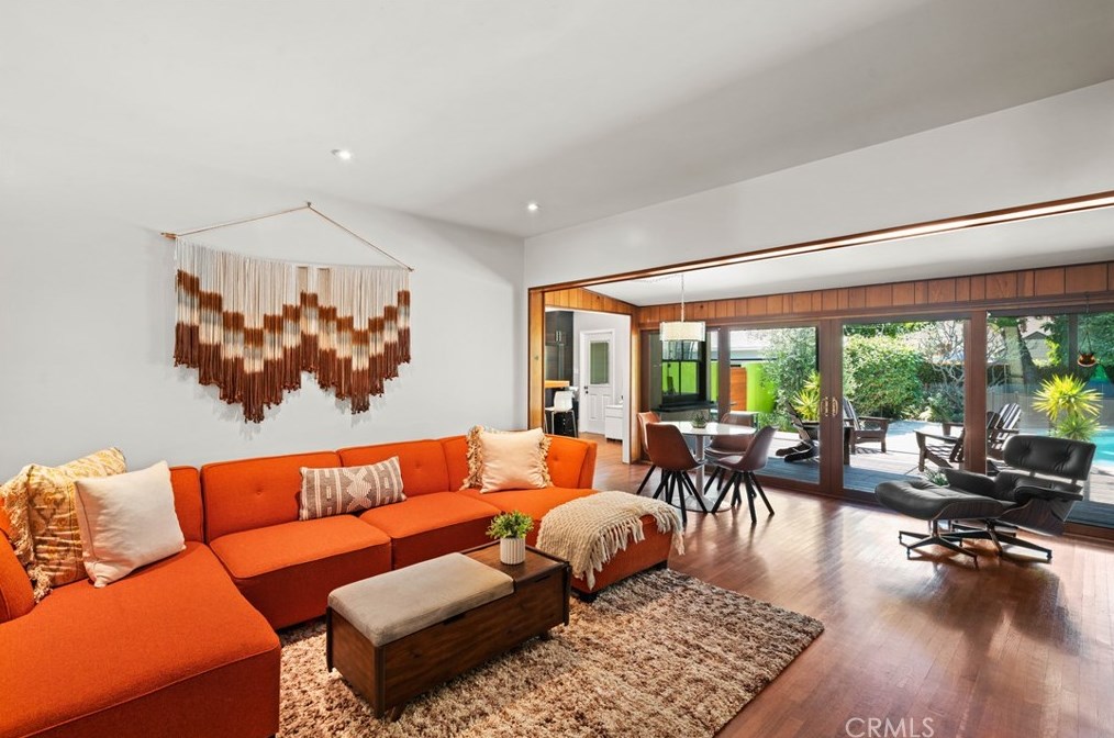 2510 Poinsettia St, Santa Ana, CA 92706