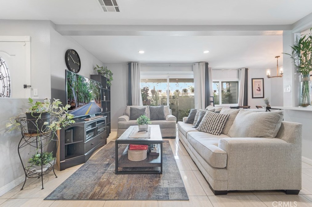 825 W Fletcher Ave #111, Orange, CA 92865
