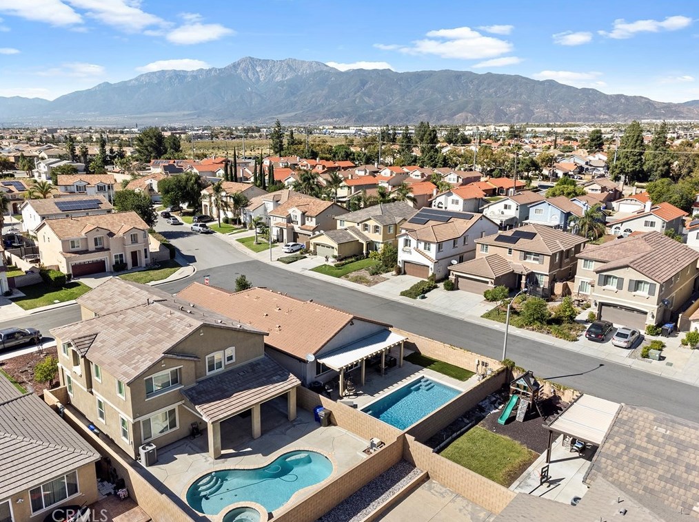 6977 Acacia Ave, Fontana CA  92336-1531 exterior