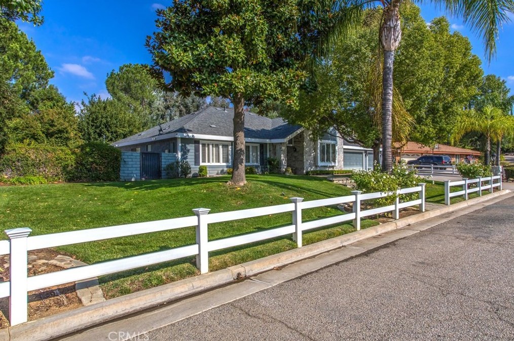 731 Wimbleton Dr, Redlands, CA 92374