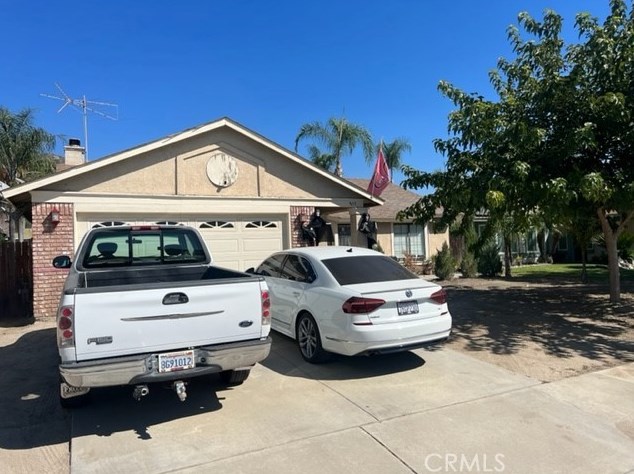 853 Yorkshire Ln, San Jacinto, CA 92583
