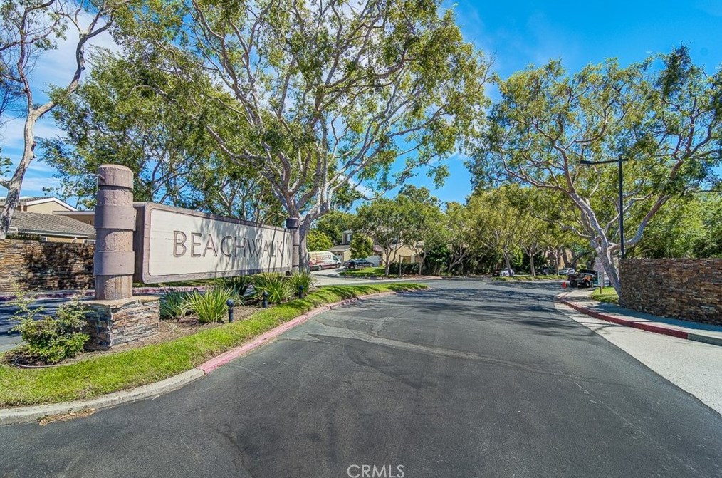 7101 Surfside Dr, Huntington Beach, CA 92648-3045