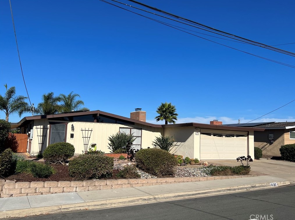 6130 Howell Dr, La Mesa, CA 91942