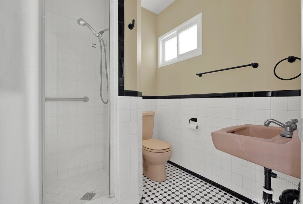 13118 Branford St, Los Angeles CA  91331-4712 exterior