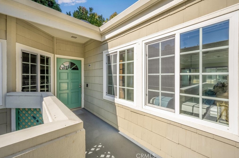 19401 Sunray Ln #204, Huntington Beach, CA 92648