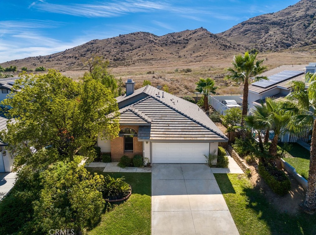 22571 Country Gate Rd, Moreno Valley, CA 92557-2663