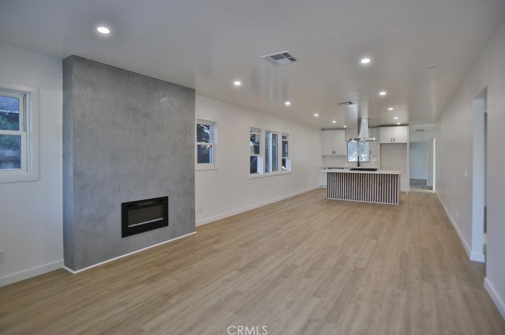 1804 46th St, Los Angeles CA  90058-1948 exterior