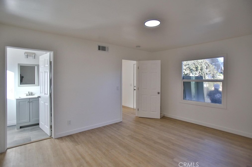 1804 46th St, Los Angeles CA  90058-1948 exterior