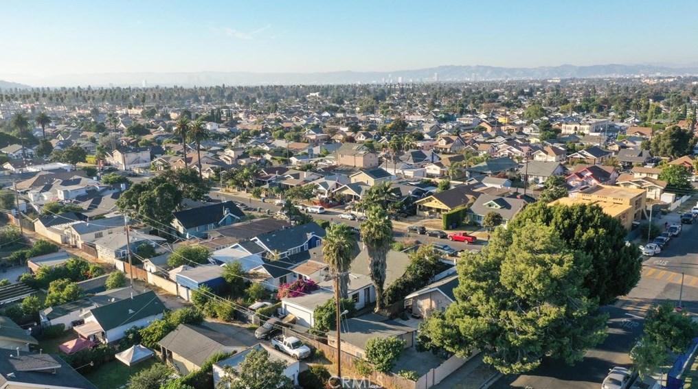 1804 46th St, Los Angeles CA  90058-1948 exterior
