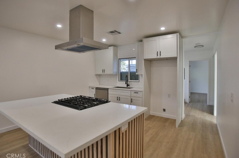 1804 46th St, Los Angeles CA  90058-1948 exterior