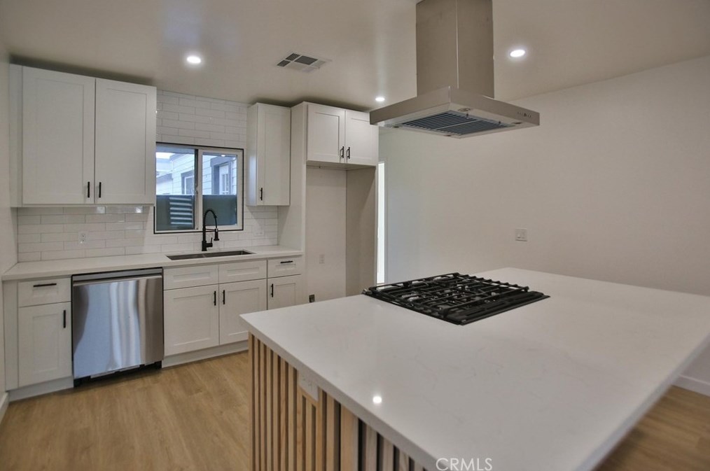 1804 46th St, Los Angeles CA  90058-1948 exterior