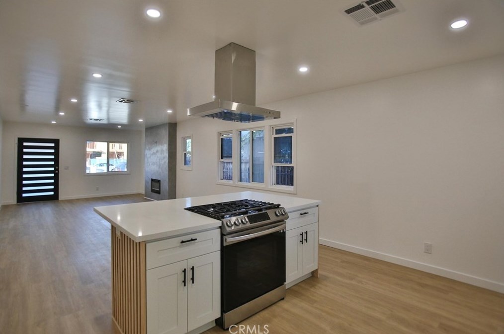 1804 46th St, Los Angeles CA  90058-1948 exterior