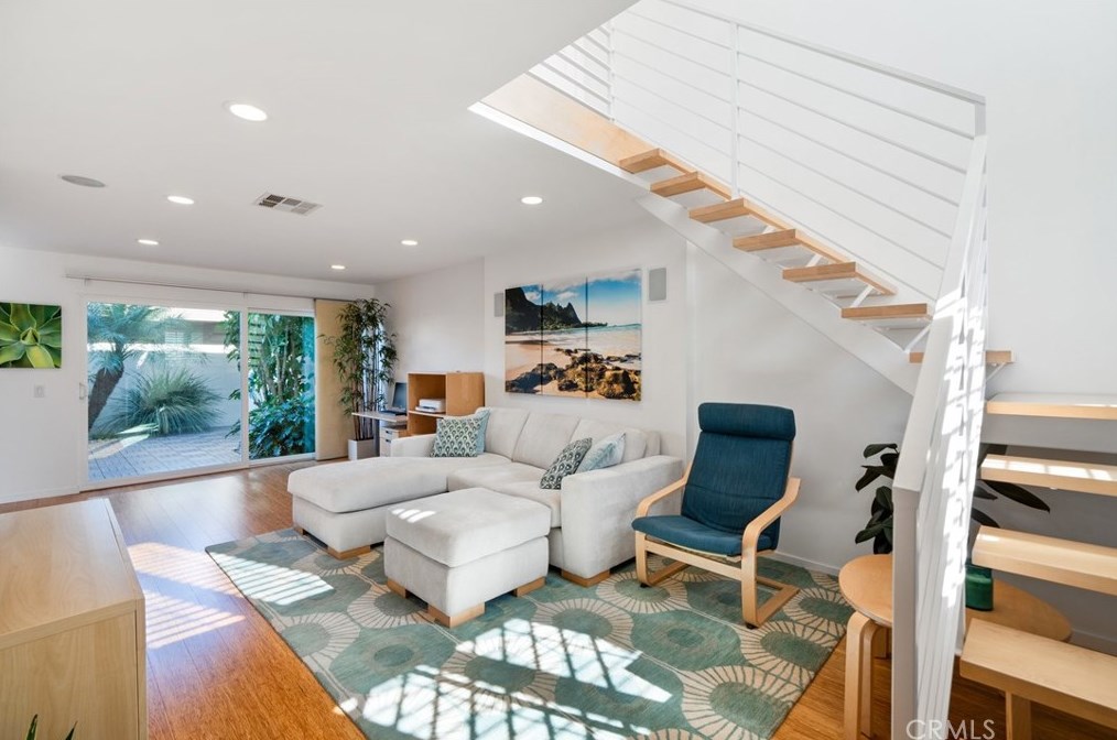 9706 Monte Carlo Cir, Huntington Beach, CA 92646-7519
