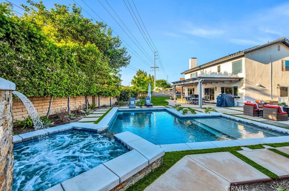 18465 Mt Kristina St, Santa Ana, CA 92708