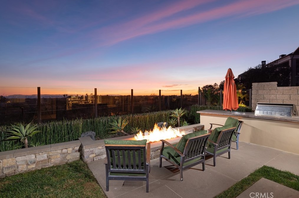 4692 Oceanridge Dr, Huntington Beach, CA 92649-6425