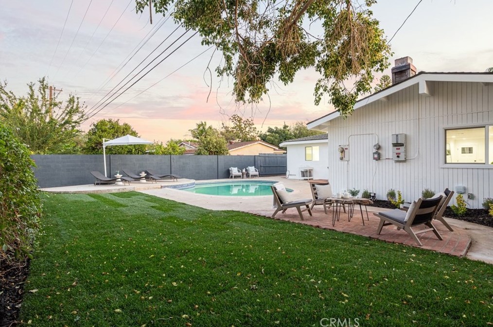854 Joann St, Costa Mesa, CA 92627-3321