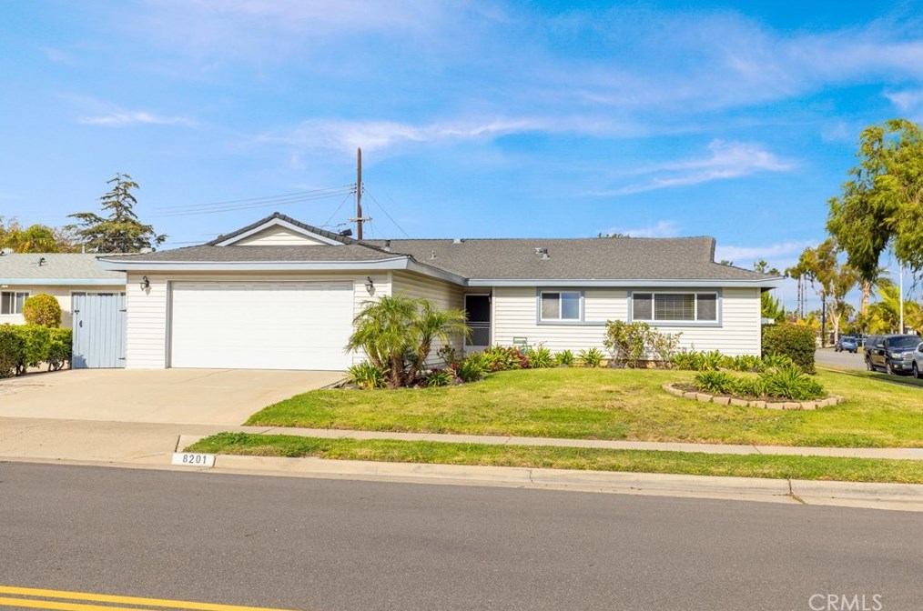 8201 Valencia, Huntington Beach, CA 92647