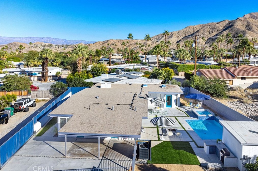 38855 Paradise Way, Cathedral City CA  92234-2356 exterior