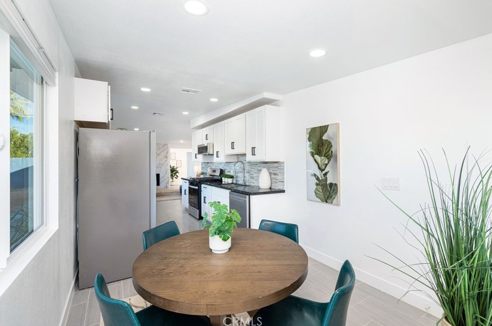 38855 Paradise Way, Cathedral City CA  92234-2356 exterior