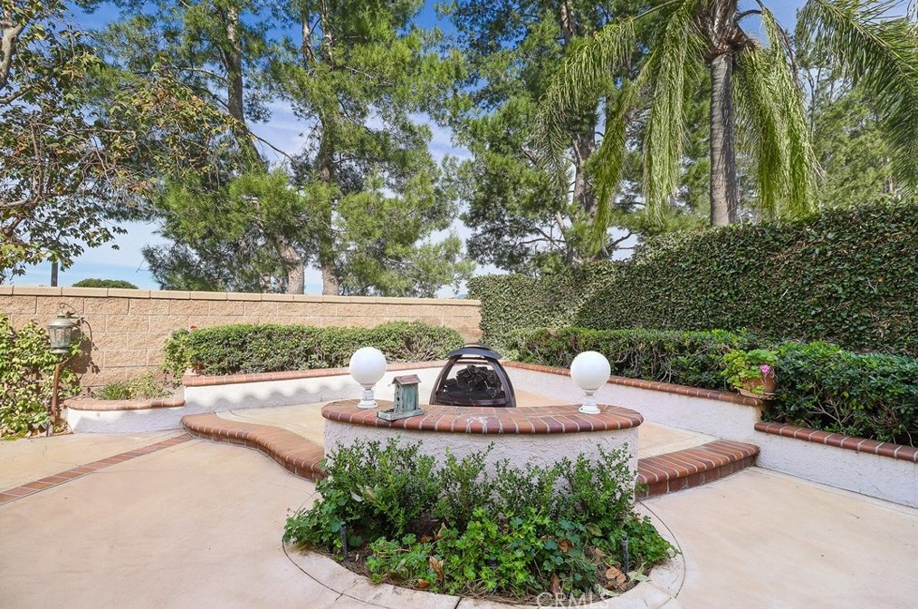 47 Bluebird Ln, Laguna Beach, CA 92656-1763