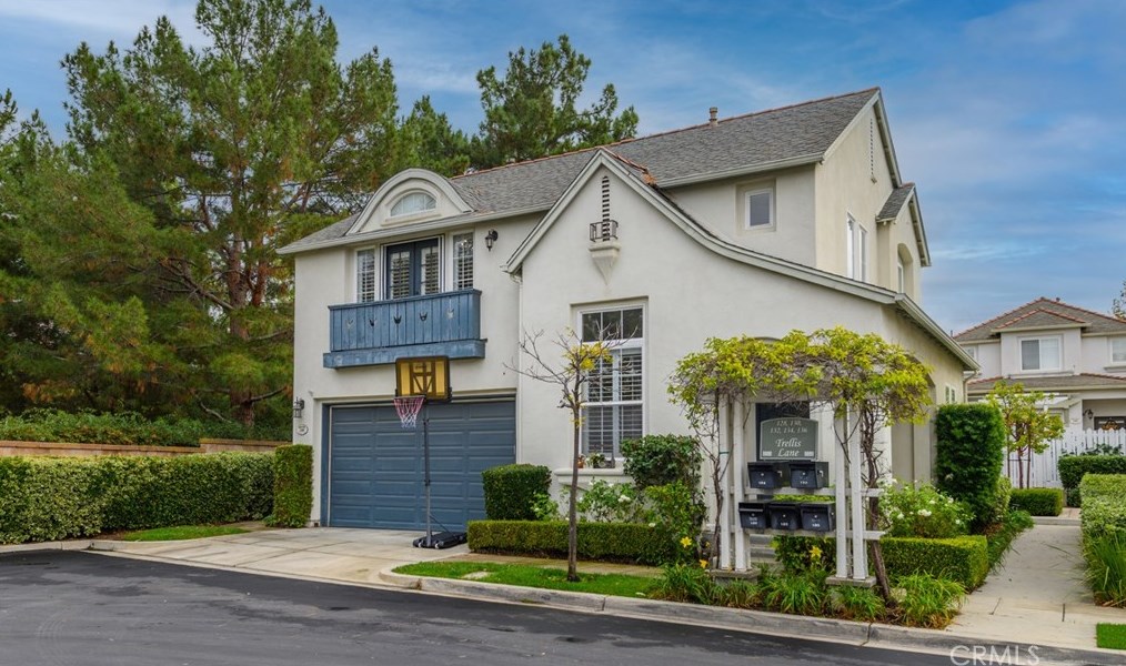 136 Trellis Ln, Irvine, CA 92620