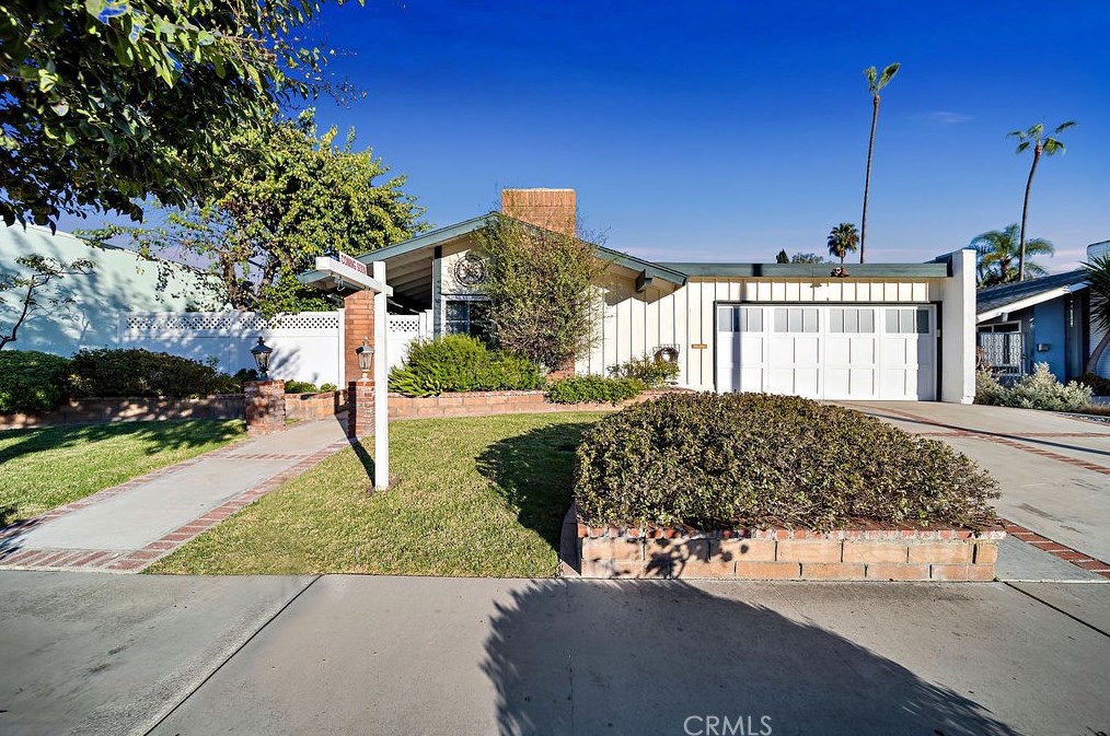 3416 Santa Clara Cir, Costa Mesa, CA 92626-1617
