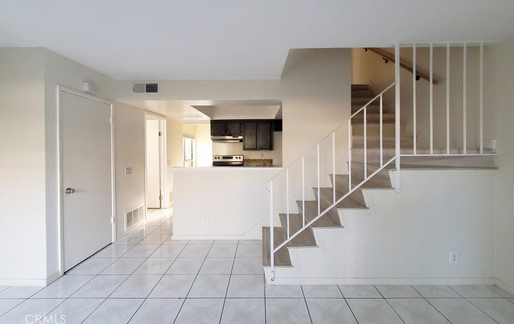 7581 College Dr, Stanton, CA 90680