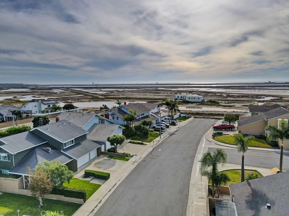 5442 Bankton Dr, Huntington Beach, CA 92649-4711