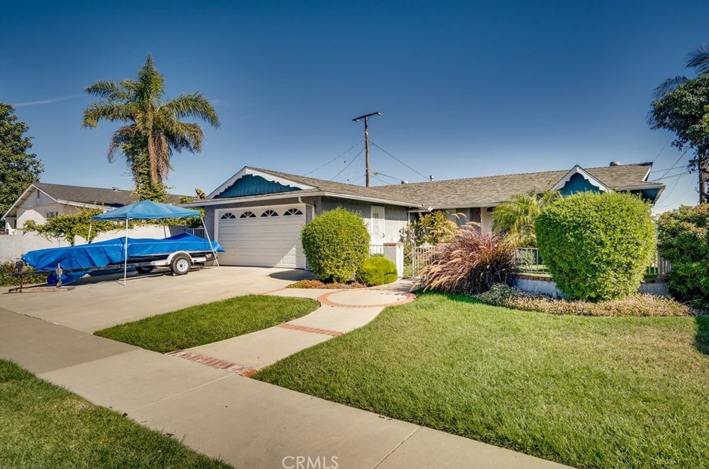 16082 Schryer Ln, Huntington Beach, CA 92649