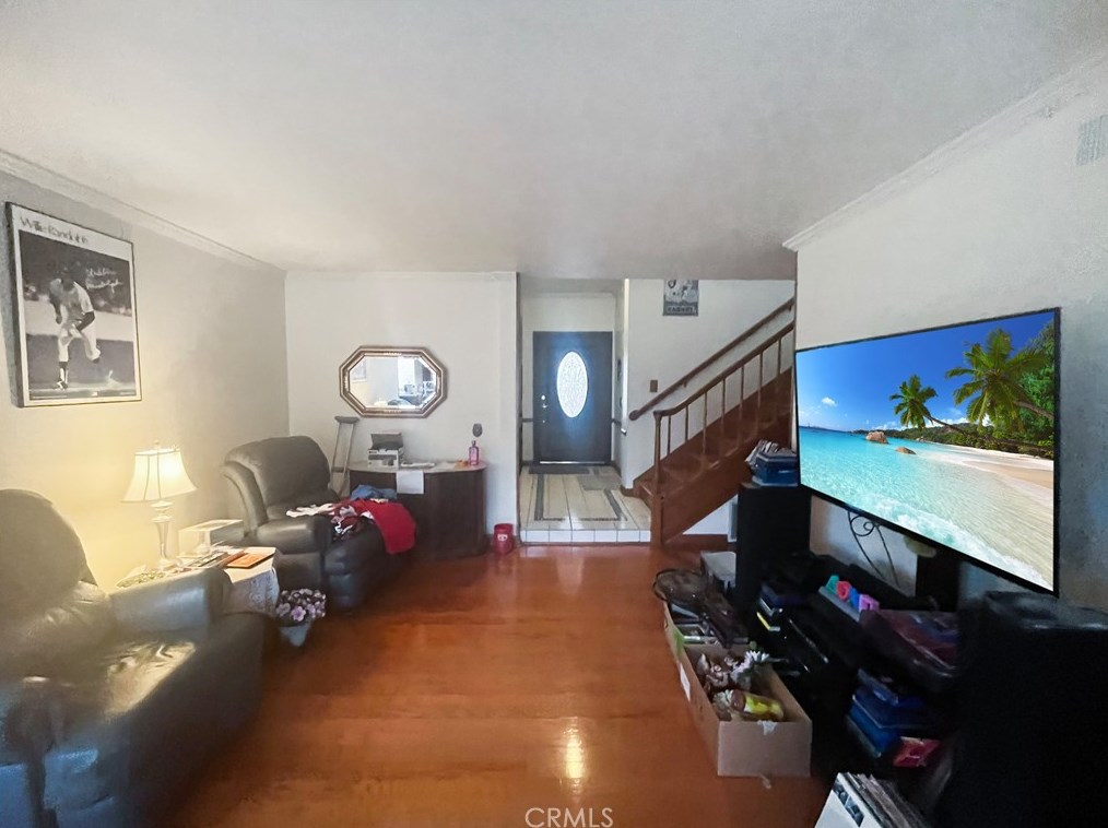 8281 Kingsdale Dr, Huntington Beach, CA 92646-3827