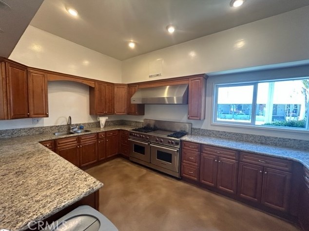 84 Seville, Tustin CA 92780-5958 exterior